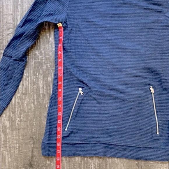 Lou & Grey Navy Blue Textured Knit Sweatshirt Tunic Zip Pockets Size XS - Picture 8 of 11